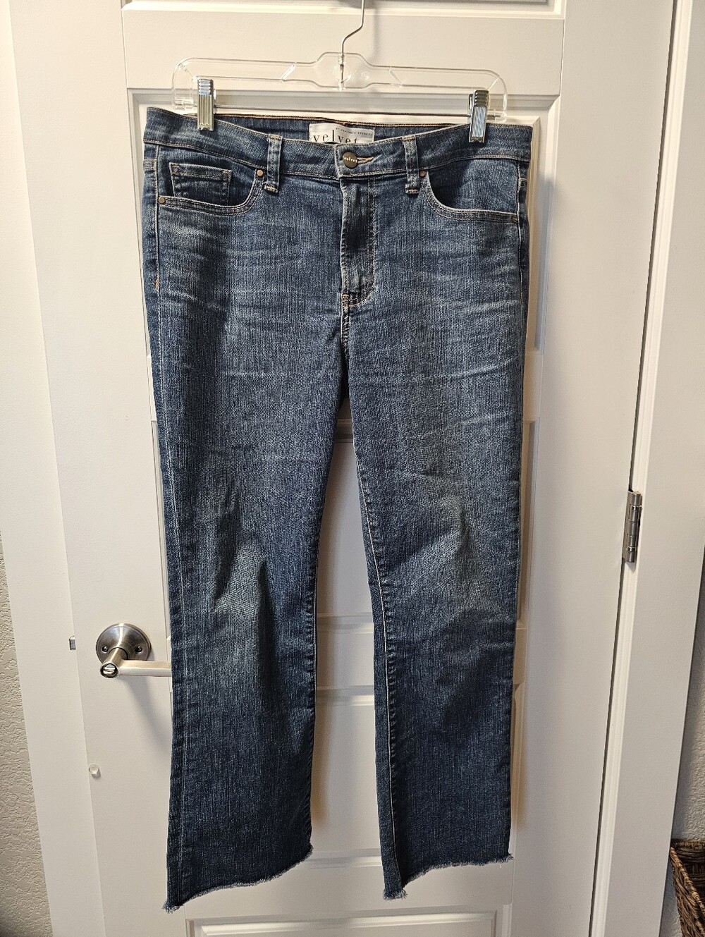 Velvet By Graham & Spencer Twiggy High Rise CropSize 30